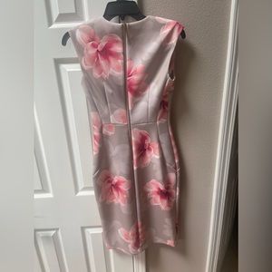 Calvin Klein dress. Like new!!!! Looks amazing on!! Size 2